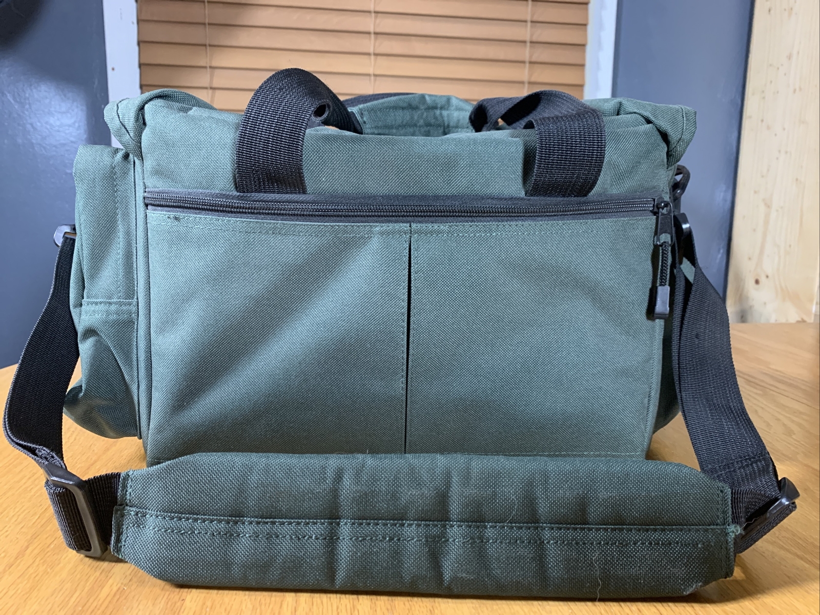 Ducks Unlimited Range Bag Duffle Canvas Multi Pocket Travel Hunting