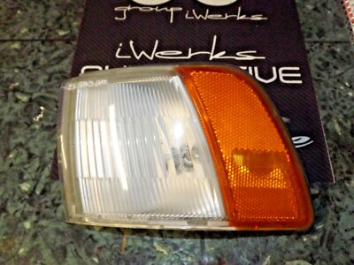 89-94 USDM OEM Mitsubishi Galant front corner light lamp assembly 216-37567 L FL