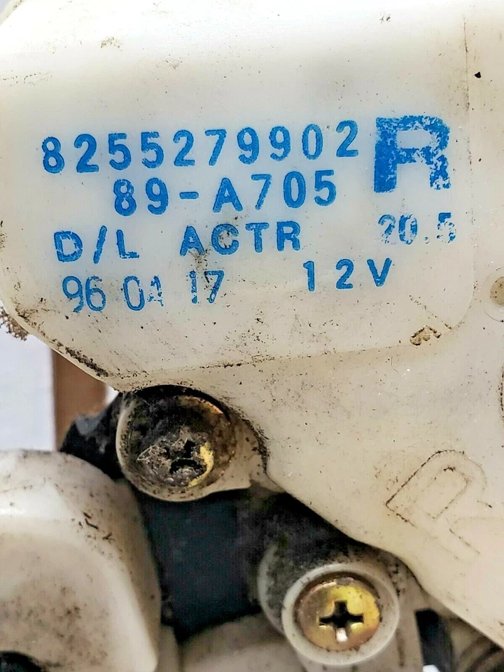 Actuador de bloqueo de pestillo de puerta trasera derecha Nissan Altima Máxima 82552-79902 OEM Foto 4 de 4