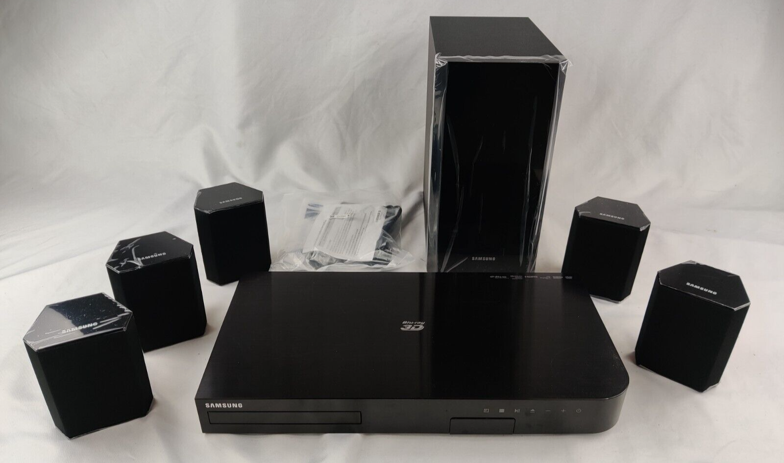 Concurreren klauw op gang brengen Samsung Home Theater Entertainment System Blu-Ray 3D DVD 5.1 Channel  HT-J4500 887276094236 | eBay