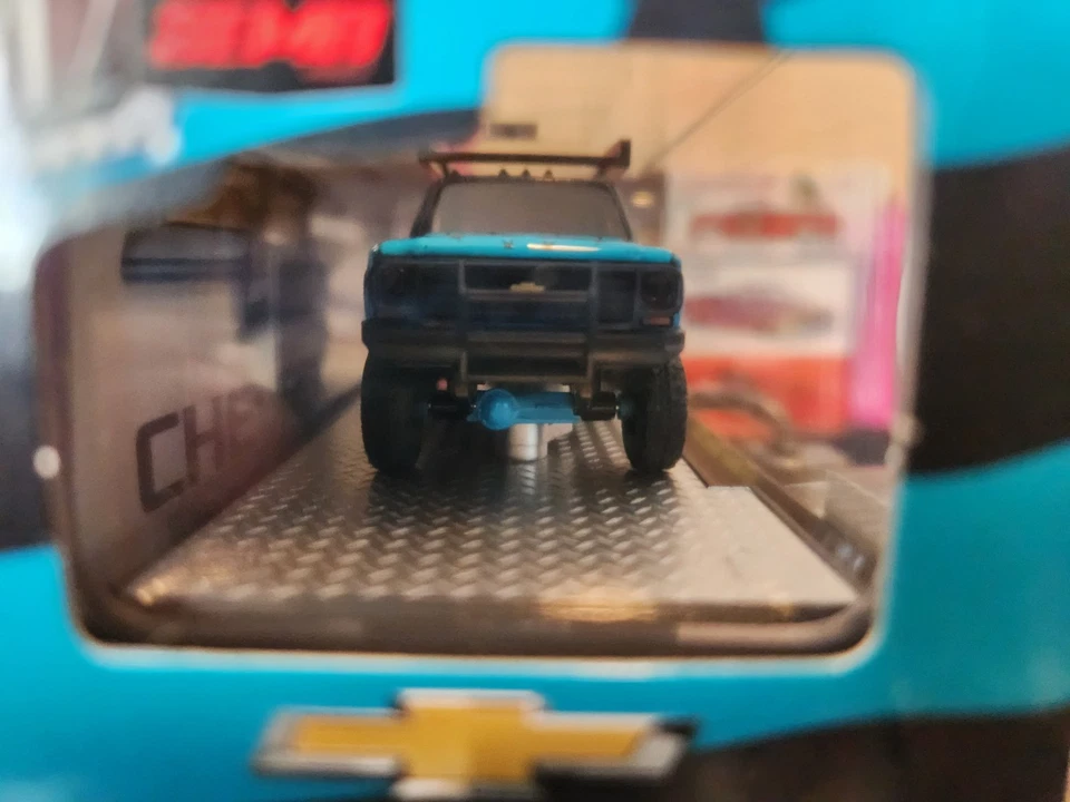 M2 Machines SEMA Exclusive 1975 Chevrolet Silverado 30 4x4 - Image 3 of 4