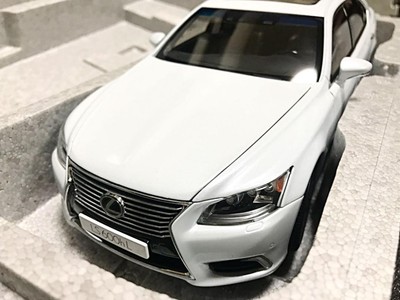 ミニカー AUTO art1/18 LEXUS LS600hL WHITE PEARL AutoArt 1/18 Lexus LS600 Pearl White Limited Edition Model