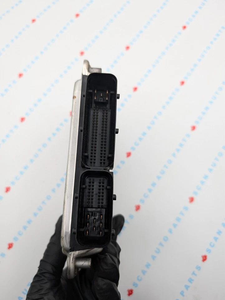 Volkswagen Beetle Bosch ME7.1.1 2010 / 07K906032 CM ECU 0261S05199 usado Foto 4 de 4