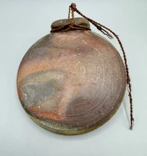 Reiko Kakiuchi Cohen Japanese ceramic pottery Hanging vase Eichizen ash glaze