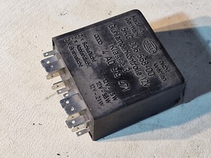 Audi (4) A4 B5 V6 2.6 8D Relais Relay 4A0919471 Glühlampenkontrolle