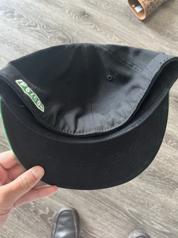 VOLCOM Men's Flex Fit Hat Black / Green Cap size 6 7/8 - 7 1/4 2Stone 210 Fitted - Image 2 of 3