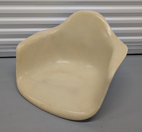 Vintage 1959 Eames for Herman Miller Parchment Fiberglass Armchair Chair MCM #2 - Image 1