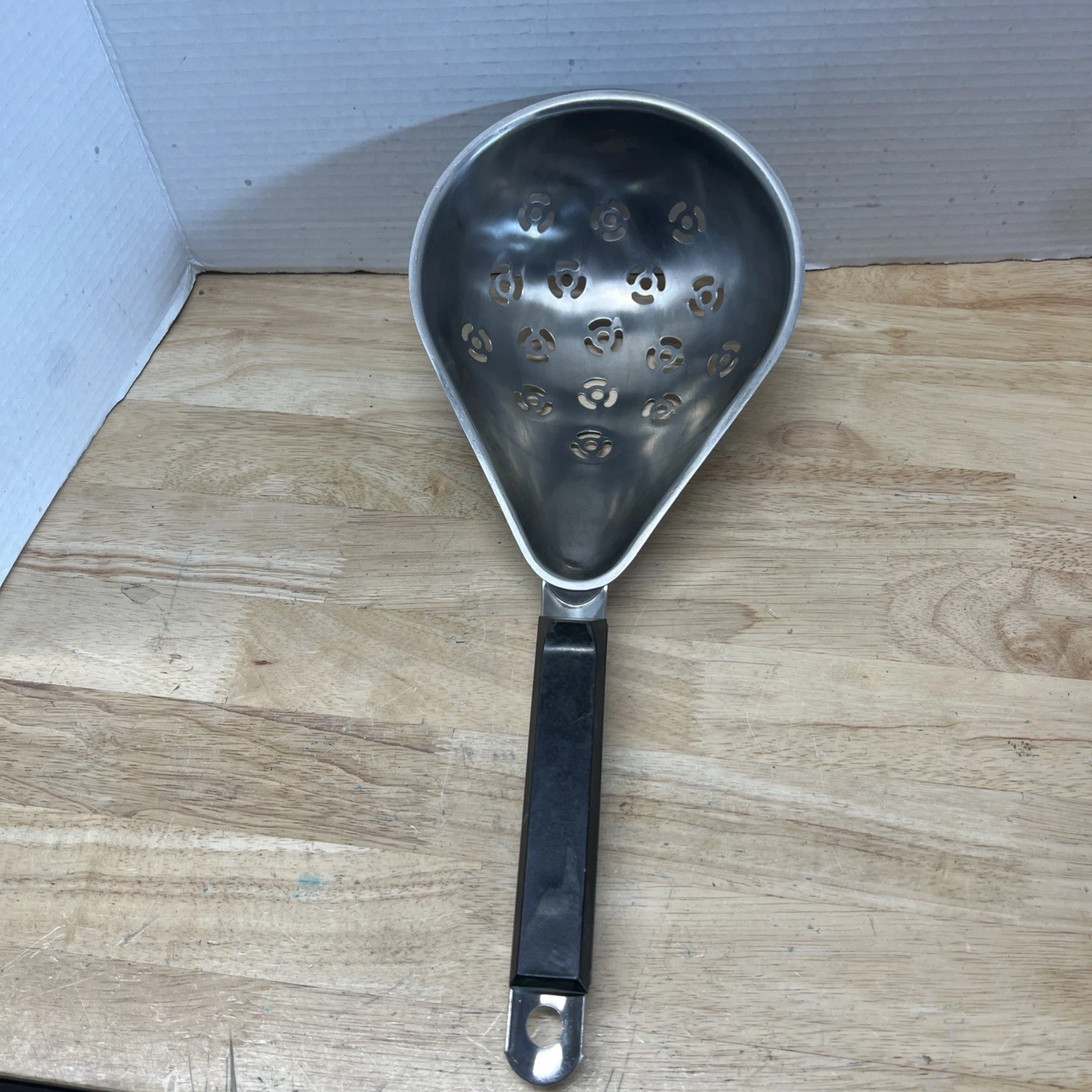 Vintage Aeternum Italy Stainless Steel Colander Handle Strainer Pasta Scoop 16”