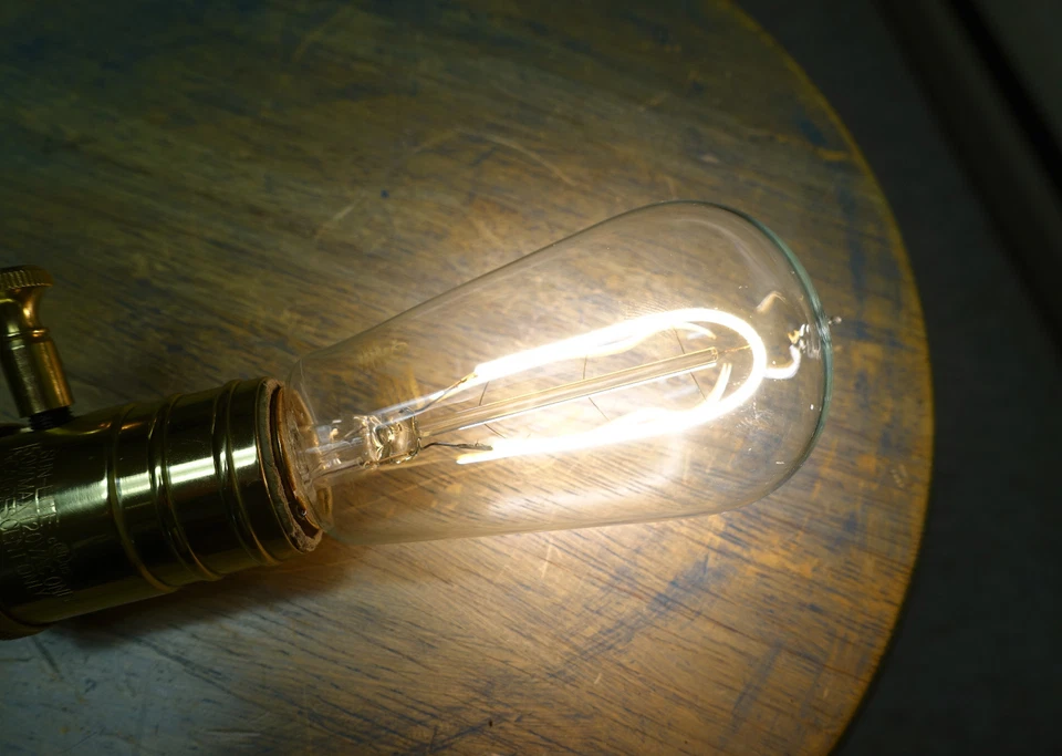 LED Edison Bulb ST18, Curved Vintage Hairpin Filament, 4 watt (40w), Dimmable - Image 4 of 4