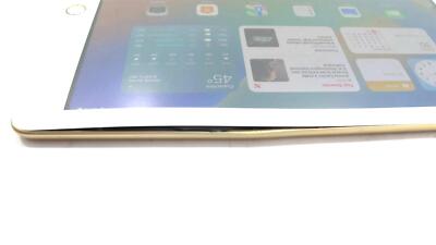 Apple iPad 5th Generation 32GB A1822 9.7
