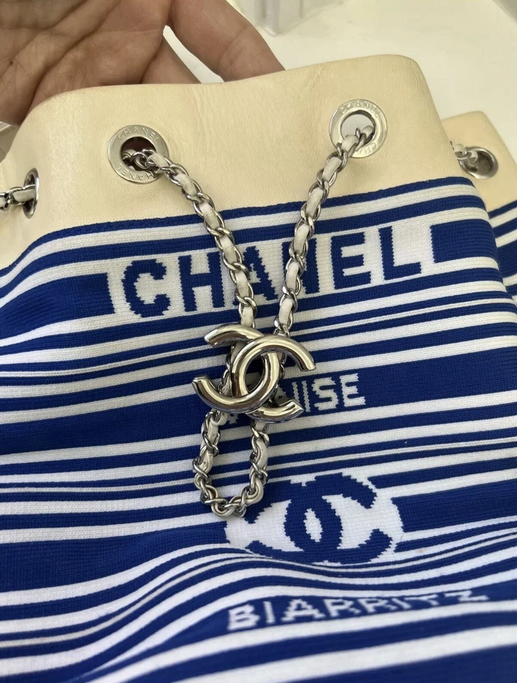 Bolso Bucket Chanel Azul y Blanco Rayas Deauville Venise Biarritz Cordón Foto 4 de 4
