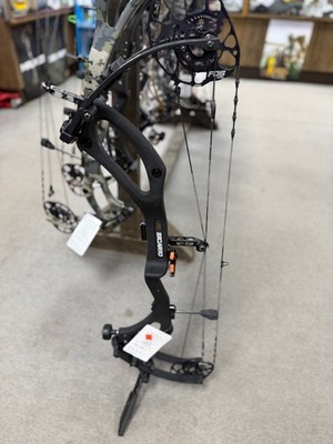 PSE Sicario FDS 70 Pound Right Hand Black Carbon Hunting Bow New display