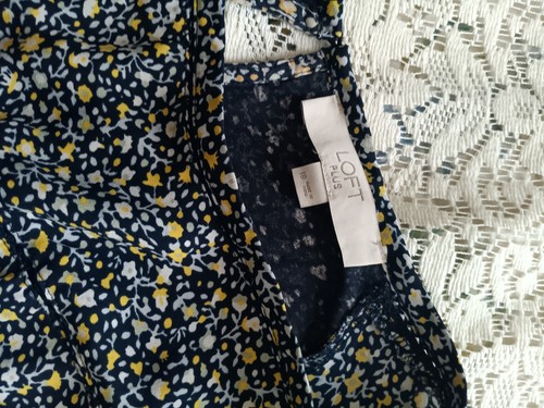 Loft Plus Women's Black Yellow White Floral Blouse Size 18 Flutter Slv - Picture 3 of 3