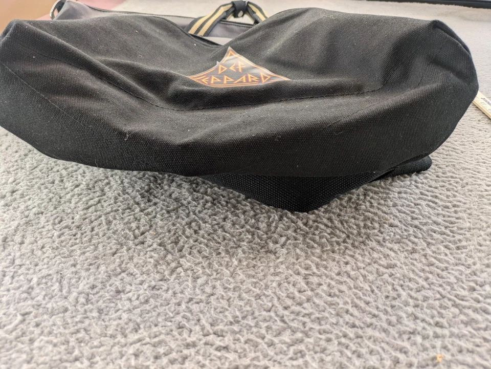 Bolso de Mano Gemline Def Leppard Negro Lona y Conjunto de Cartera de Cuero a Juego Foto 4 de 4