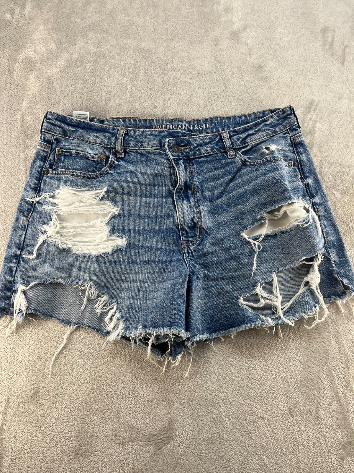 American Eagle Strigid Mom Denim Shorts Distressed Size 18 Medium Wash Mid Rise