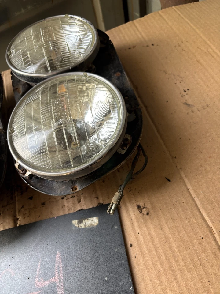 1958 1959 1960 58 59 60 Ford Thunderbird faros soportes cucharones oe Foto 4 de 4