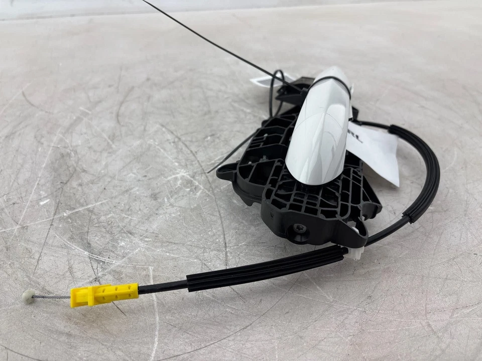 Manija exterior puerta trasera izquierda Chevrolet Trailblazer 2021-2024 OEM Foto 4 de 4