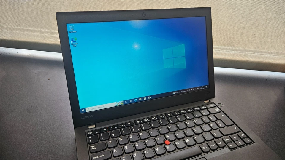 Lenovo ThinkPad X260 · i5-6300U · 8GB · 512GB, photo 1 of 5