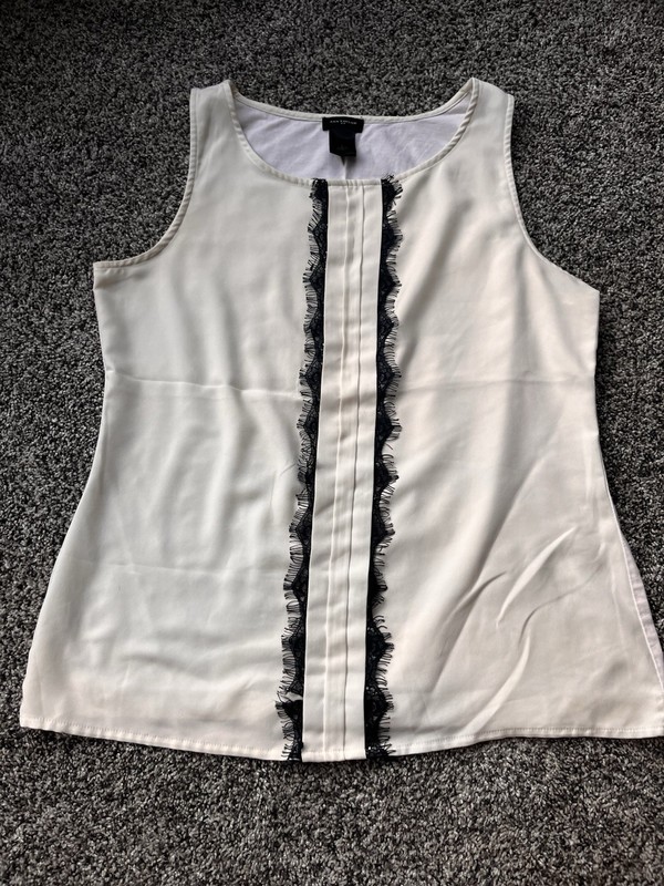 Ann Taylor Women's White Solid Tank Top S Sleeveless Scoop Neck Black Lace