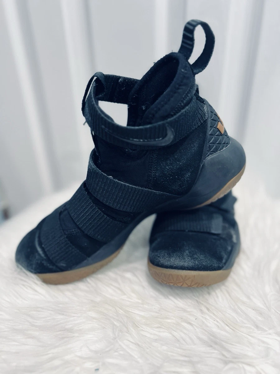 Preços baixos em Nike LeBron Soldier 10 SFG Black Gum | eBay