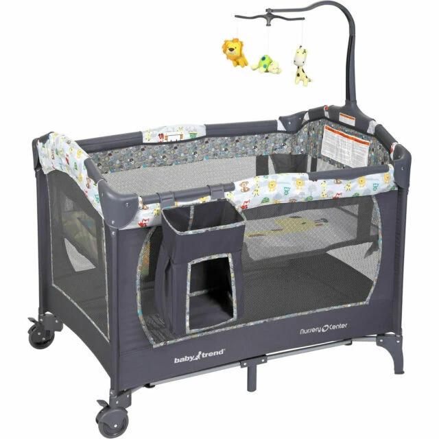 Engranaje de bebé blanco Baby Trend