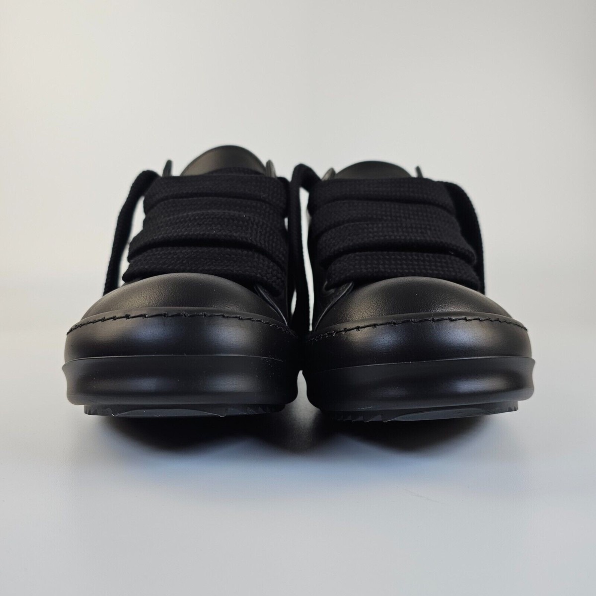 RICK OWENS Jumbo Laces Lido Black Leather Low Top Sneakers RICK OWENS Jumbo Laces Lido Black Leather Low Top Sneakers
