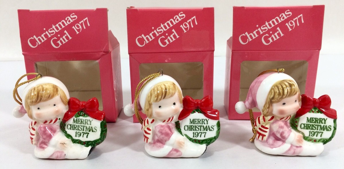 Joan Walsh Anglund Xmas Ornament Ceramic GIRL 1977 Wreath Ltd Vtg