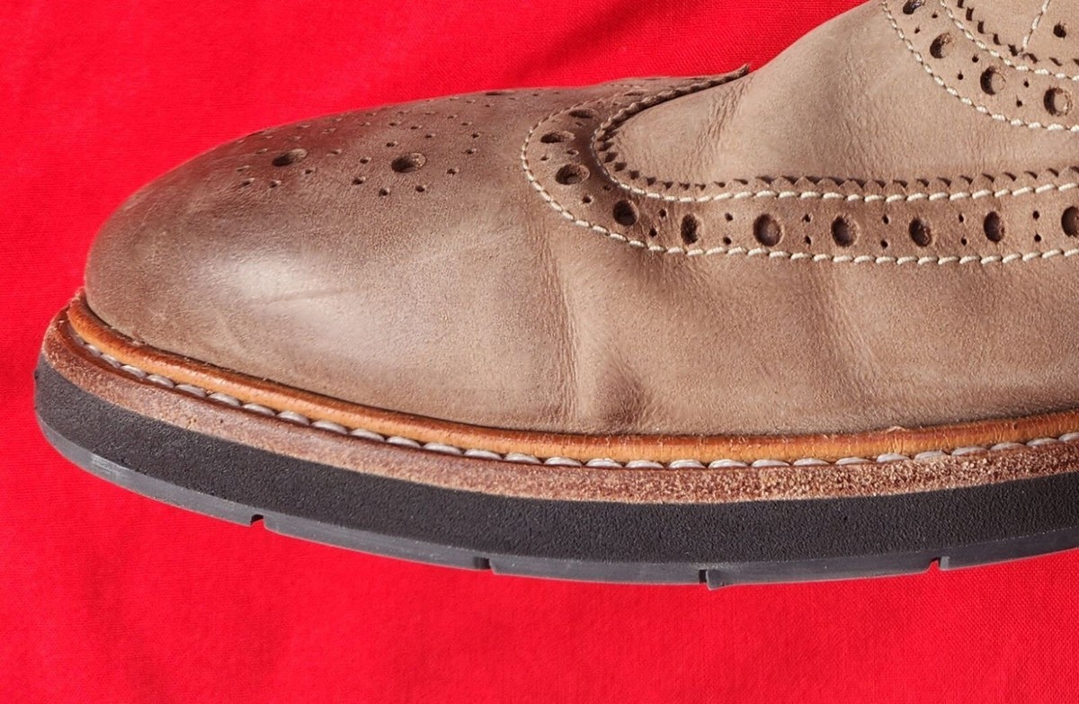 Cole Haan Men display picture 1