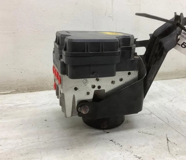 Bomba actuador freno antibloqueo ABS Toyota Camry 2003-2006 Foto 3 de 3