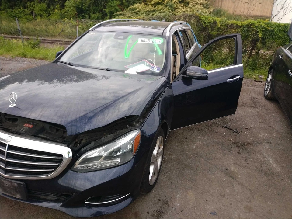 Compresor de aire acondicionado usado se adapta a: 2016 Mercedes-benz Mercedes e-class 204 Tipo GLK250 Gr Foto 2 de 4