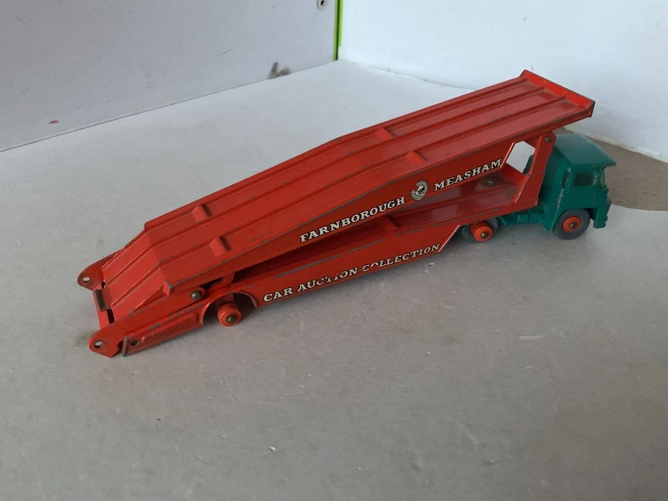 Matchbox guy warrior tractor pack no 8 car Transporter - Bild 2 von 3