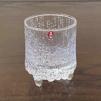 Iittala Finland Ultima Thule 2.25'' Footed Shot Glass ~ 1.7 fl. oz. ~ Sticker