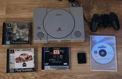 Sony PS1/PSone/PSX Bundle inkl. 3 orig. Controller 5 orig. Memory Cards *Defekt*