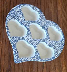 VTG Heart Shaped Spongeware Stoneware Muffin Cupcake Baking Dish 12" Country