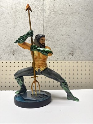 DC Universe AQUAMAN Limited to 5000 pieces. numbered 1182/5000 Statue 10.5''  
