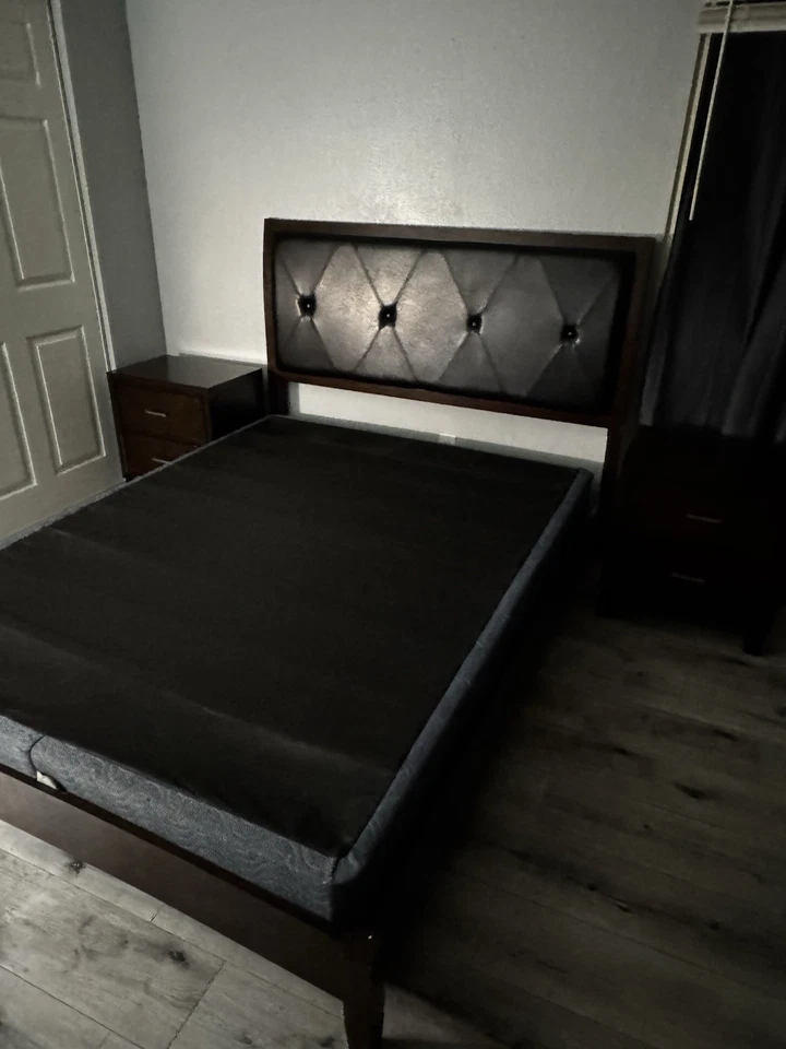 4 Piece Bdrm Set **Elegant Dark walnut Color** Superb Condition!!- Price Drop! - Image 2 of 4