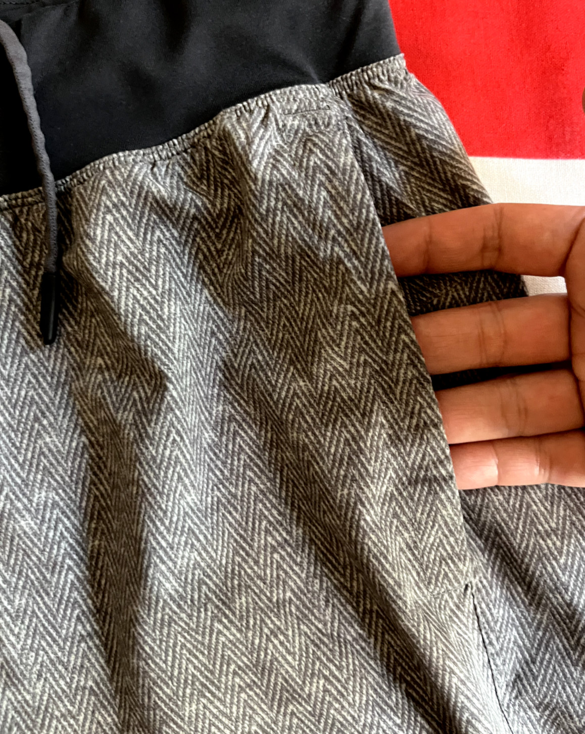 Lululemon Gray Herringbone Patterned Activewear S… - image 7