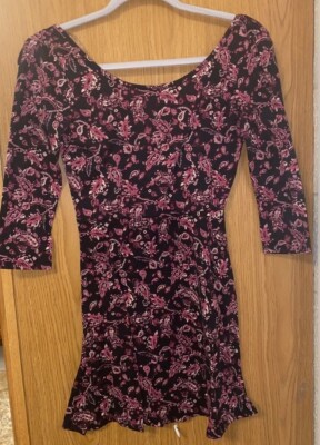 Nectar Clothing Dress Size S Black with Red Paisley Print Knee Length 
