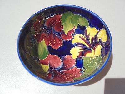 Vintage Moorcroft Pottery England Hibiscus Round Ftd Bowl 6 1/8'' Excellent