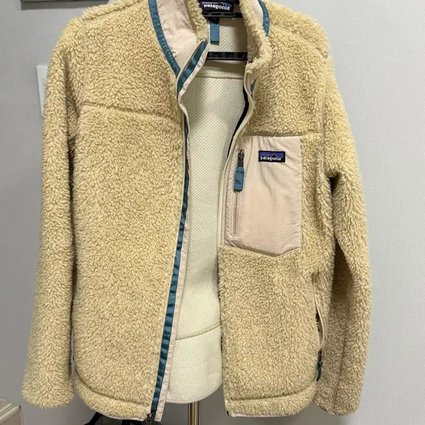 Patagonia Women's Fleece - Size M, Heavily Used thumbnail 3