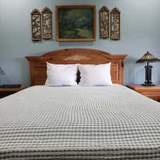 Bedsure Coverlet Queen 92x88 Green Waffle Weave Lightweight Textured Blanket