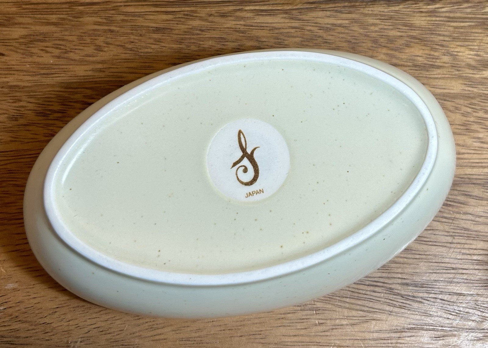 Lindt-Stymeist Linen Oval Covered Butter Dish Craftworks Japan