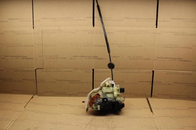 Actuador de cerradura de puerta trasera izquierda Volkswagen Jetta 2005 2006 2007 2008 2009 2010 Foto 2 de 4