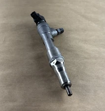 6.4 Powerstroke 2008-2010 Fuel Injector 5010666R91 Reman thumbnail 1