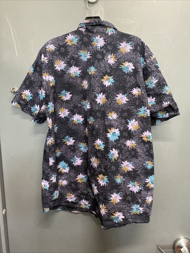 Volcom Classic Medal Petal Button Up Shirt-Size XL-Short Sleeve-Hawaiian Style - Picture 4 of 4