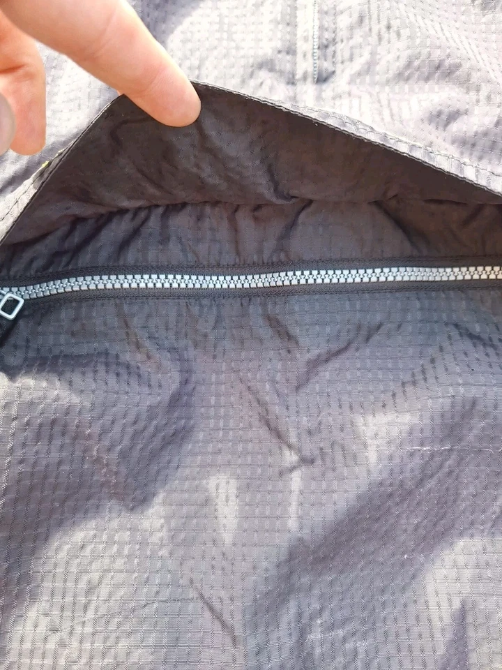 Vintage Ferarri Reversable Black/ Red Fleece Pullover Jacket  Size XL - Image 4 of 4