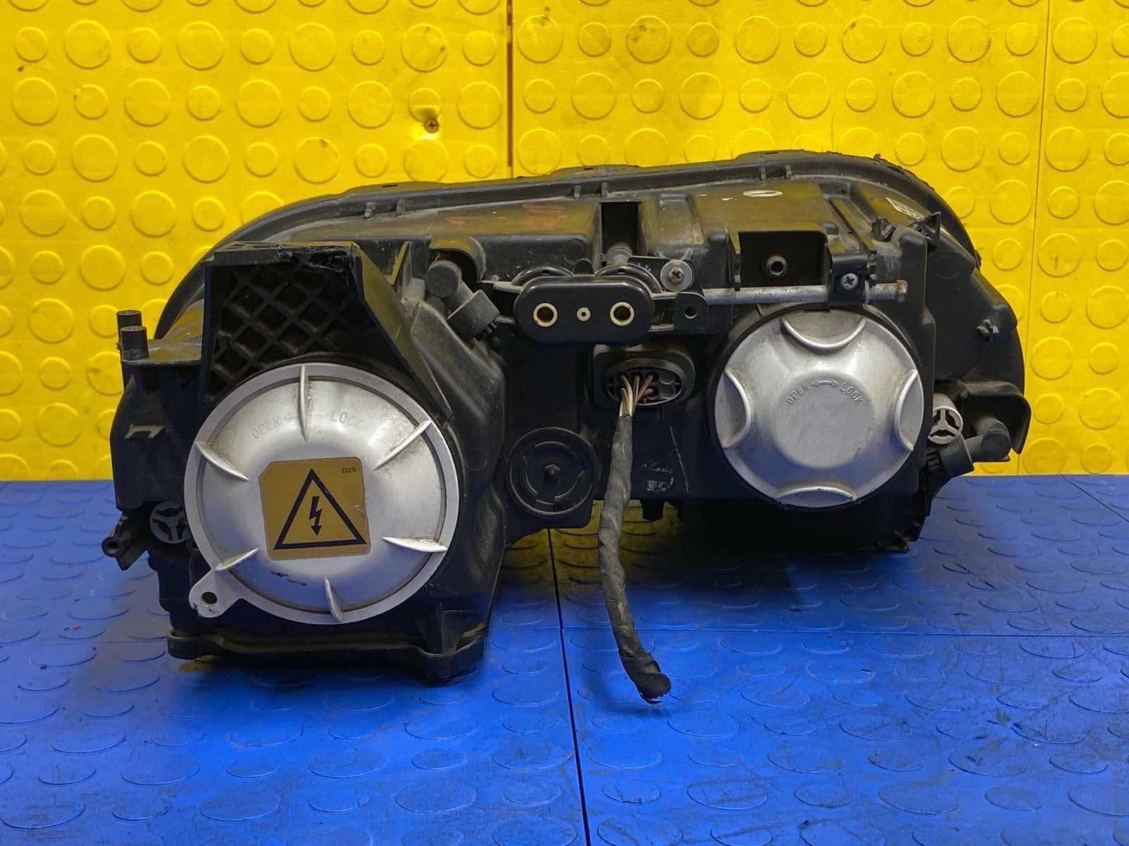 005 06 07 08 10 11 12 BENTLEY Continental GT Front Left Headlamp OEM 3W1941015T