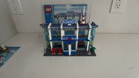 LEGO City Airport 3182 Complete Set 700pcs w/ Instructions No Box