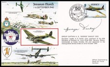 Battle of Britain Spitfire Pilot George Darley DSO signiert RAFA13c RAF Cover