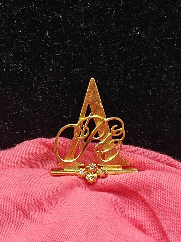 Vintage AVON Gold Tone Letter A Presidents Club PC 1992 Pin Brooch Jewelry